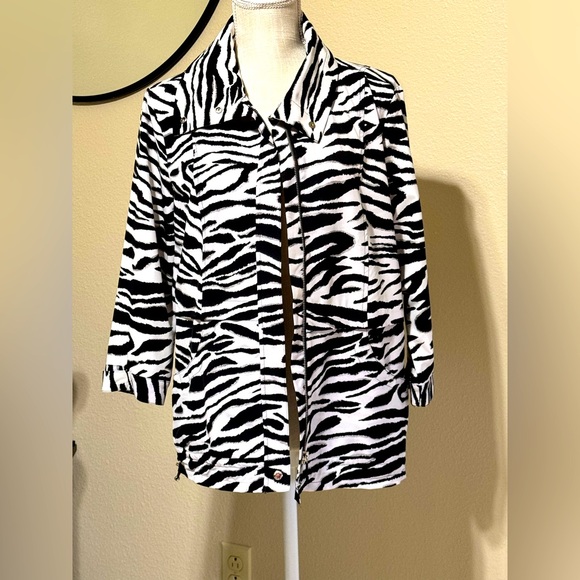 Chico's Jackets & Blazers - Zenergy by Chicos Zebra‎ Print Women's Jacket size 1 (8/small)